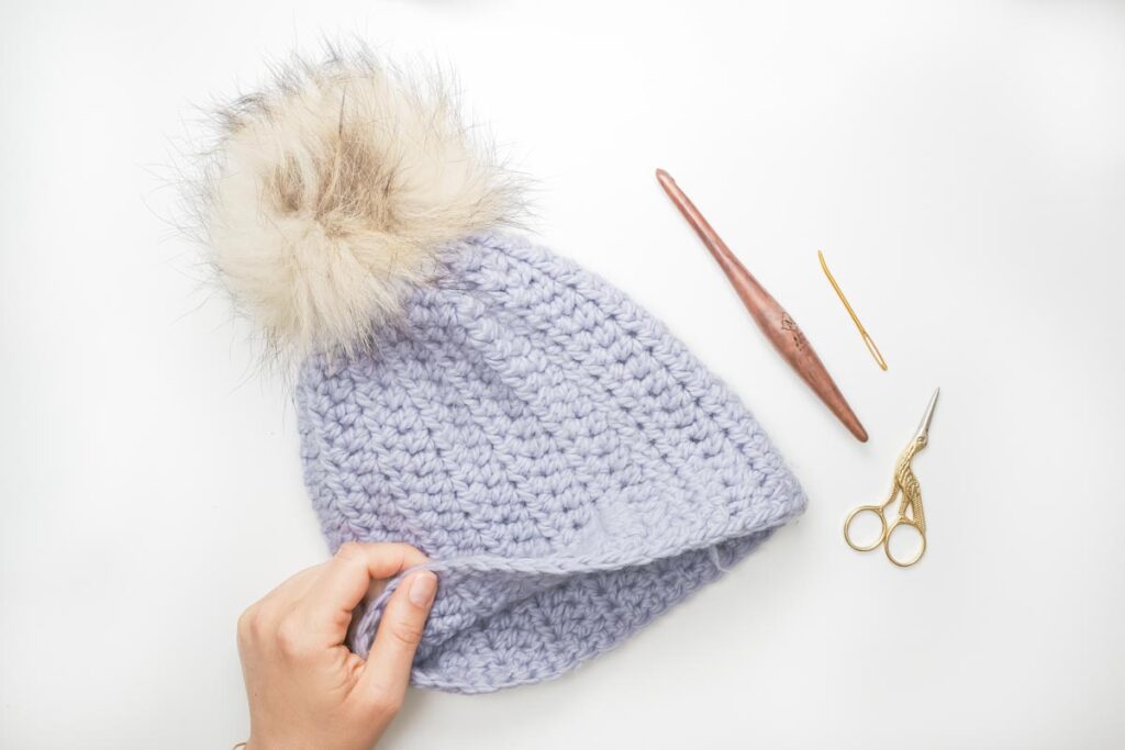 FREE CROCHET BEANIE PATTERN for Beginners + Video Tutorial (+ it only takes 1 hour to make)