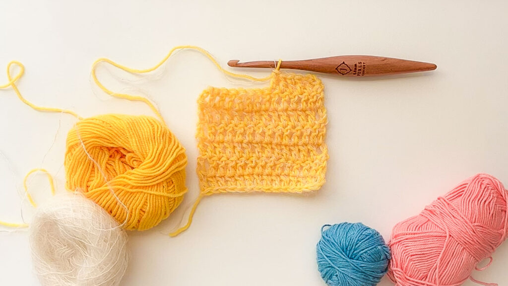 how to crochet with two strands of yarn